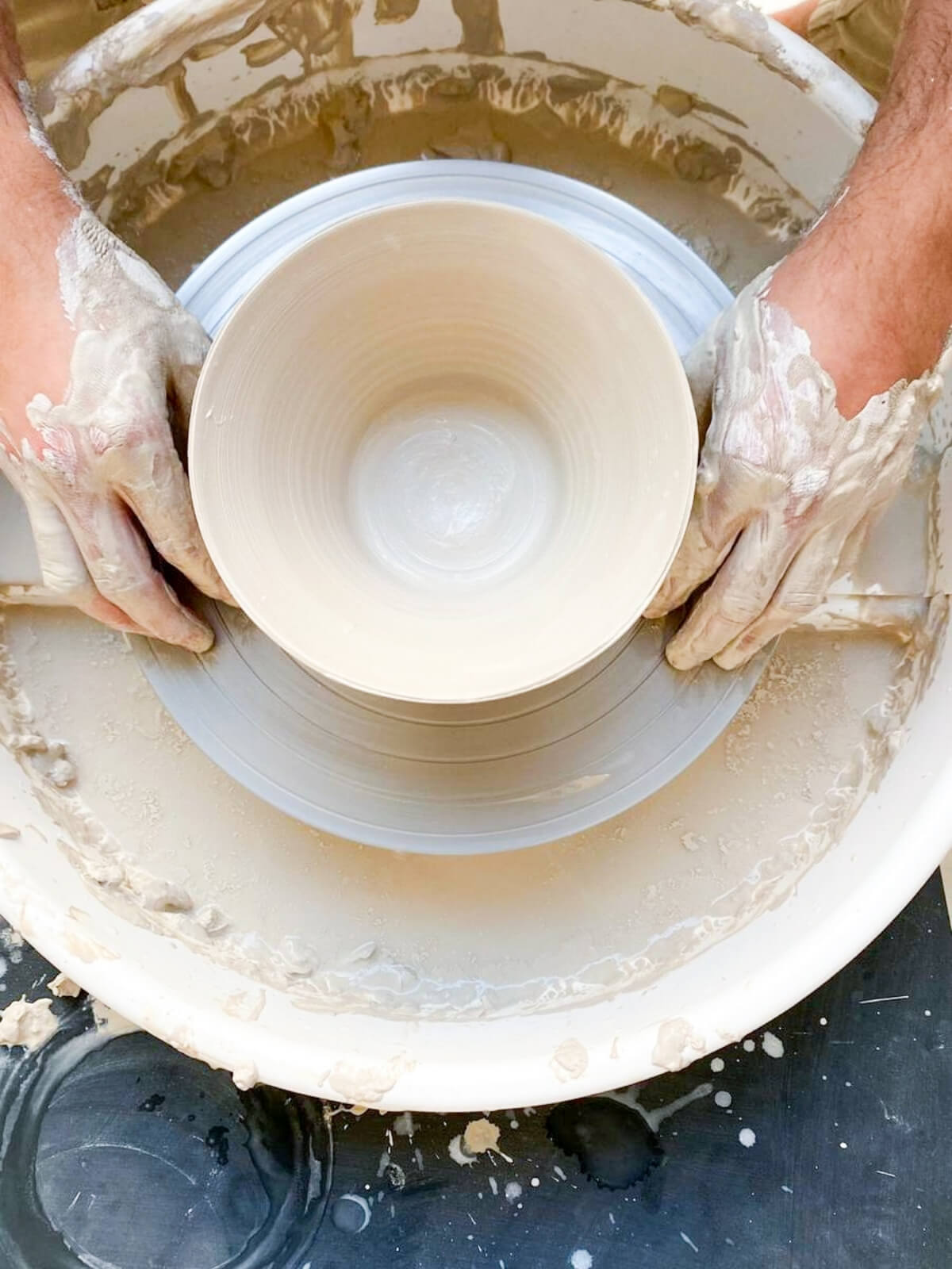 çömlekçi tornasında kase el yapımı jalo ceramic seramik
