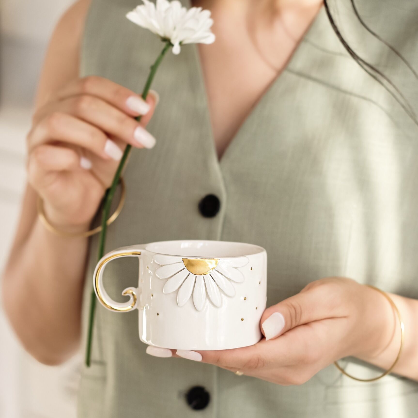 White Gerbera Mug, El Yapımı Çiçekli Kupa